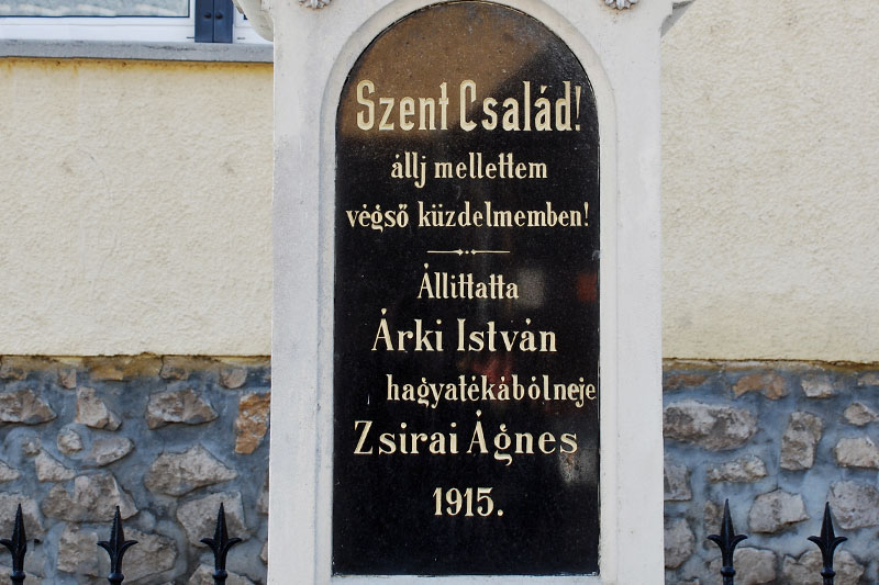 Szent Család-szobor